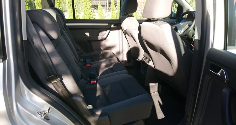 Volkswagen Touran cena 19900 przebieg: 397000, rok produkcji 2010 z Witnica małe 154